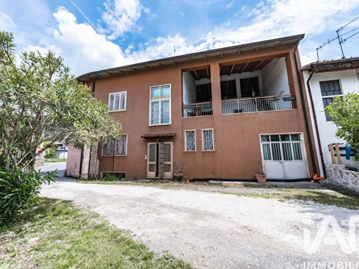 Casa con 7 locali in vendita in Via Carbonini, Nave
