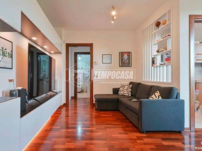 Appartamento bilocale in vendita in Via Luigi Cocchella, Livorno