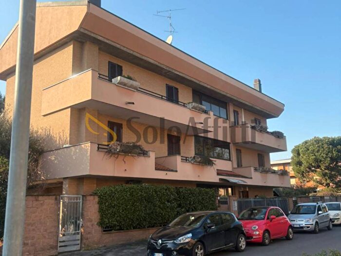 Appartamento trilocale in affitto in Via Luigi Briani, Desio
