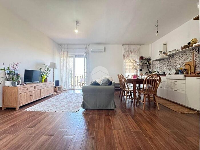 Appartamento bilocale in affitto in Via paolo renzi, Spinaceto, Roma