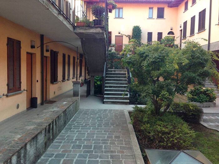 Appartamento bilocale in affitto in Viale Bligny, Centro Storico, Pavia
