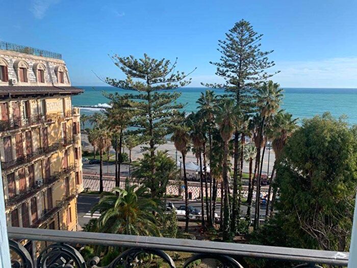 Appartamento con 6 locali in affitto in imperatrice, Corso degli Inglesi, Sanremo