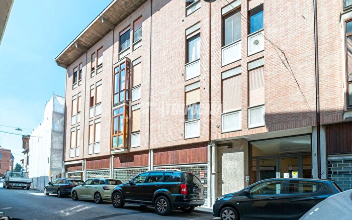 Appartamento con 5 locali in vendita in Via Lucchesi, Ferrara