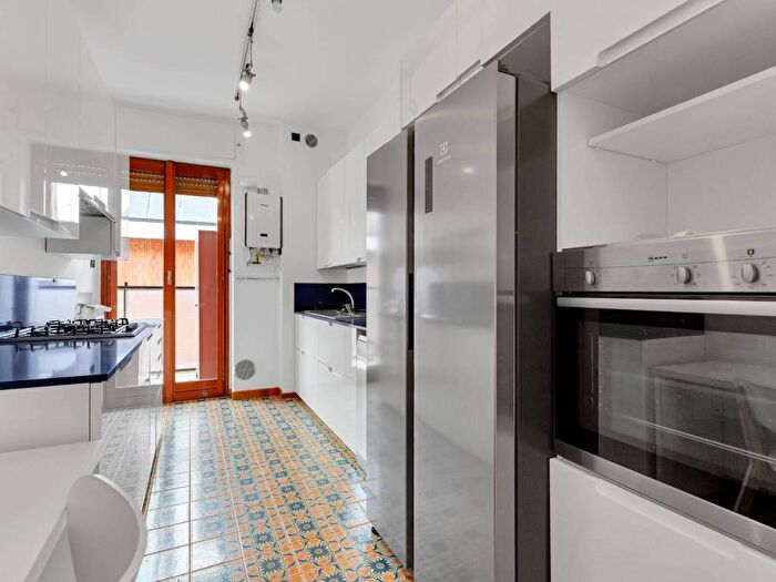 Appartamento quadrilocale in affitto in Via Ruggero di Lauria, Sempione, Milano