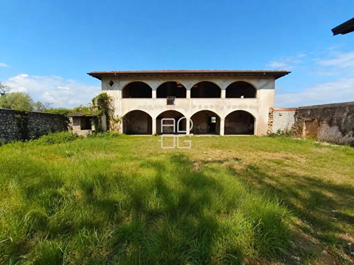 Casa con 5 locali in vendita in Via Pergola, Moniga Del Garda