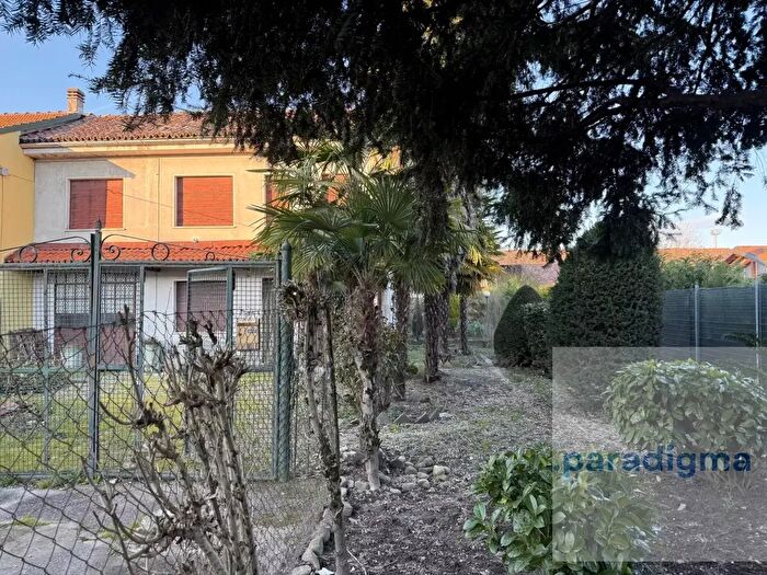 Casa con 5 locali in vendita in Alluvioni Piovera