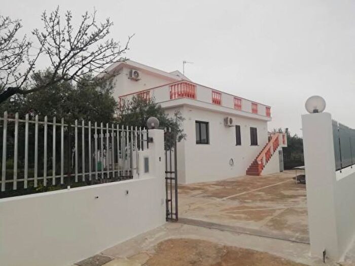 Casa con 6 locali in vendita in Sciacca