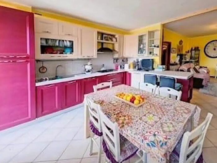 Appartamento trilocale in affitto in Via Giorgio Pullé, Padova