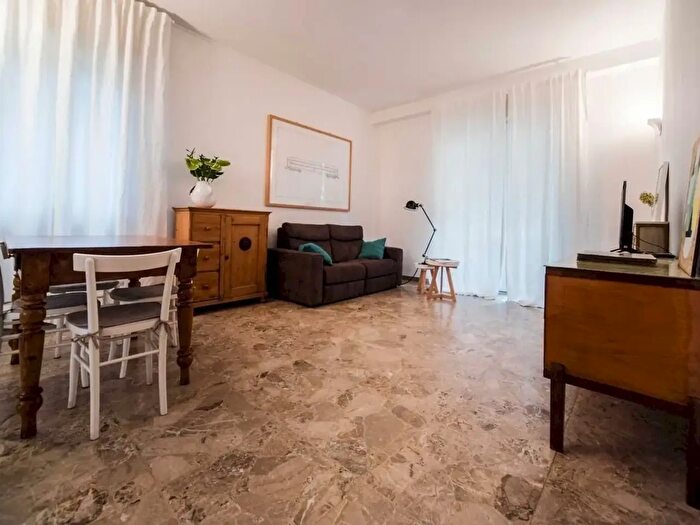 Appartamento con 5 locali in vendita in Viale Carlo Sigonio, Modena