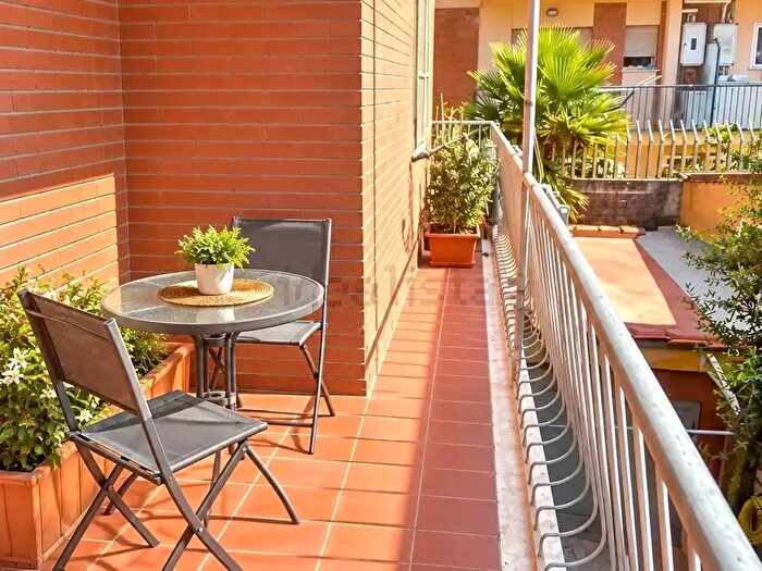 Appartamento trilocale in vendita in Via della Santabarbara, Roma