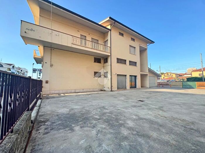 Casa con 6 locali in vendita in Via Galileo Galilei, Giulianova