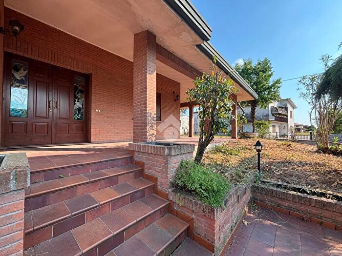 Casa con 5 locali in vendita in Via Sarpi, Solesino