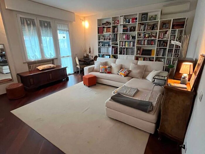 Appartamento con 6 locali in affitto in Circonvallazione Canale Molinetto, Centro Storico, Ravenna