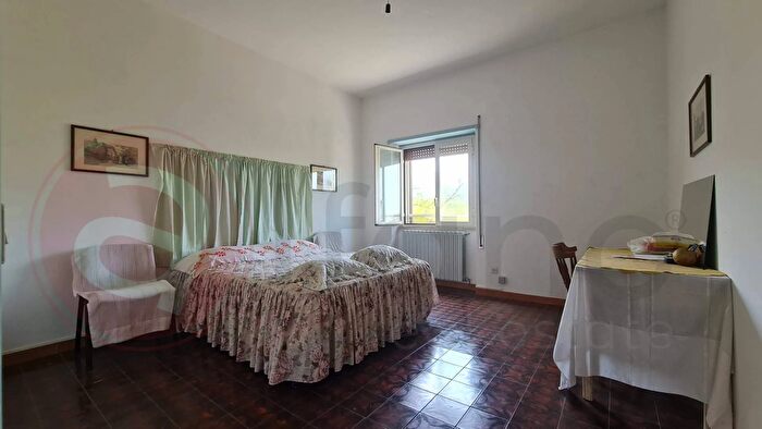 Casa con 8 locali in vendita in Via Rosmarino, Esperia