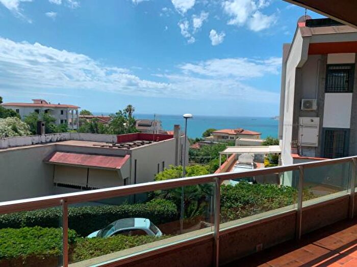 Casa con 6 locali in vendita in Via Cosmo Valeriano, Formia