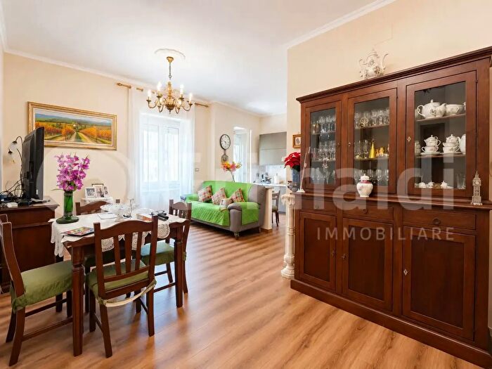 Appartamento trilocale in vendita in Via Lorenzo Bonincontri, Roma