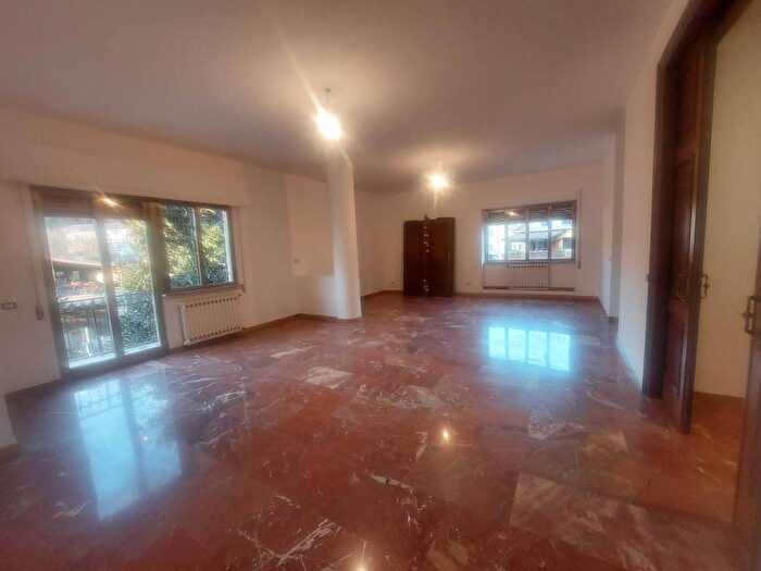 Appartamento trilocale in affitto in Via Casilina, Valmontone