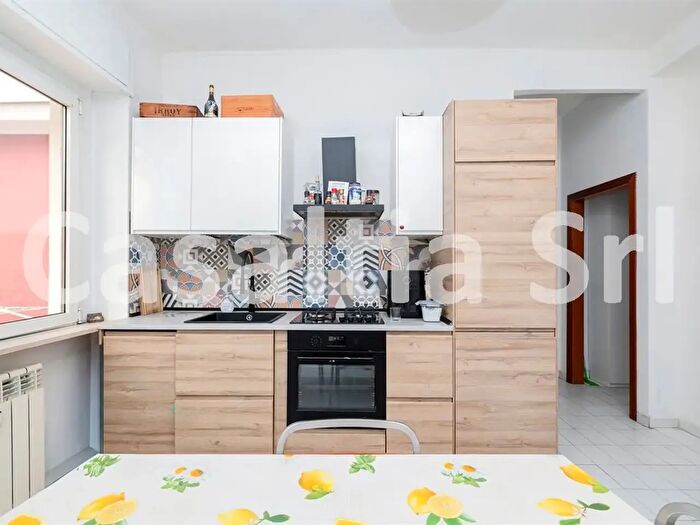 Appartamento trilocale in vendita in Via Luigi Varanini, Milano