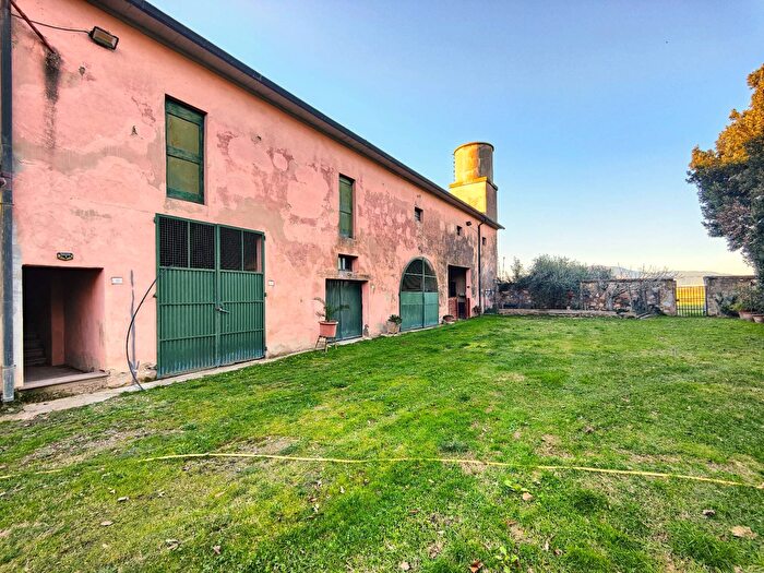 Casa con 15 locali in vendita in Via della Repubblica Lavaiano, Casciana Terme Lari