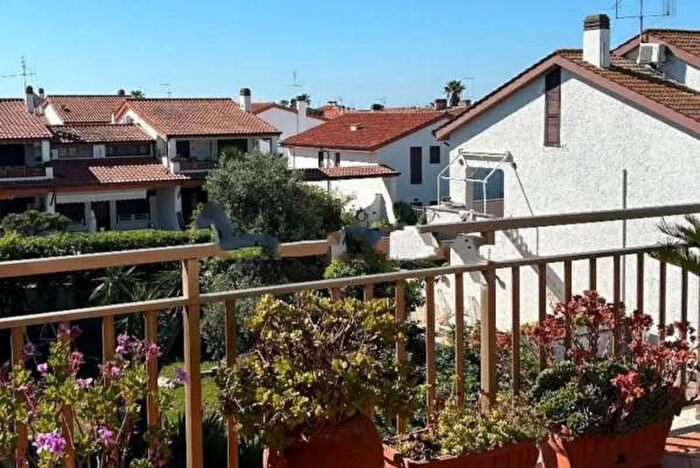 Appartamento trilocale in vendita in Lungomare Tor San Lorenzo, Ardea