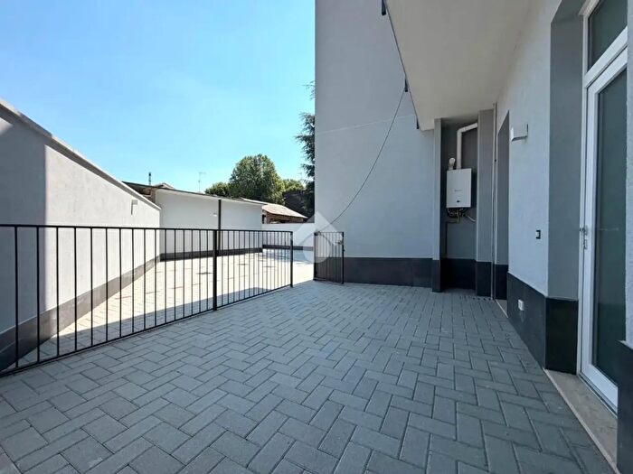 Appartamento trilocale in vendita in Via Giacomo Matteotti, Rescaldina