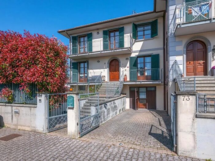 Casa con 8 locali in vendita in Oma, Collesalvetti