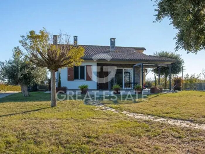 Casa con 6 locali in vendita in Via della Liberta, Castiglione Del Lago