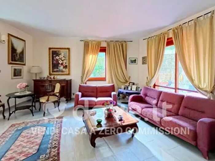 Casa con 6 locali in vendita in Via Gigante, Pellezzano