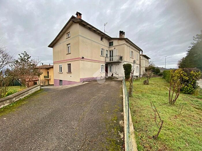 Casa con 6 locali in vendita in Via Monte Serra, Valfabbrica