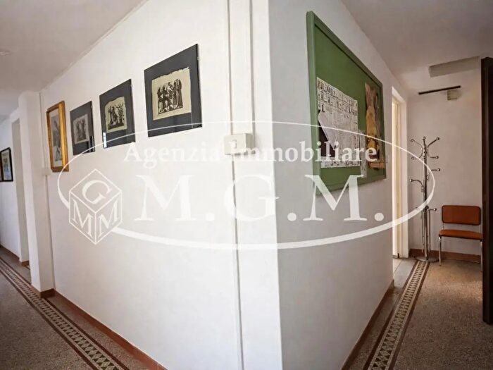 Appartamento con 5 locali in vendita in Pontedera