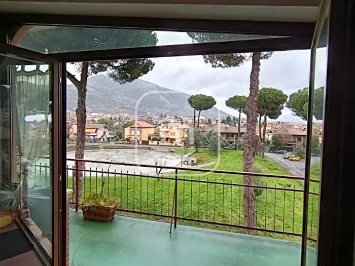 Appartamento trilocale in vendita in Via degli Astronauti, Cave