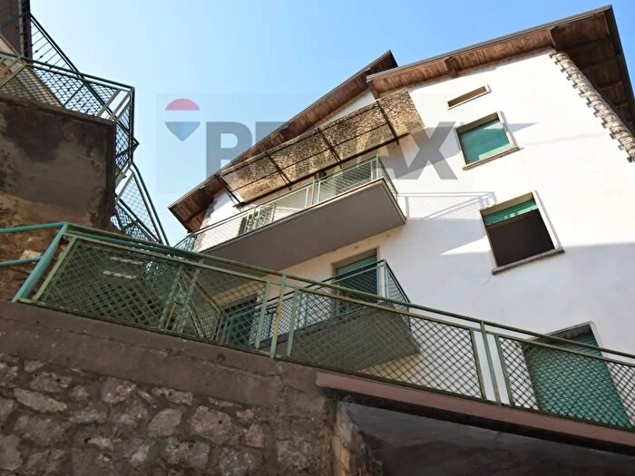 Casa con 6 locali in vendita in Via Ponti, Sedrina