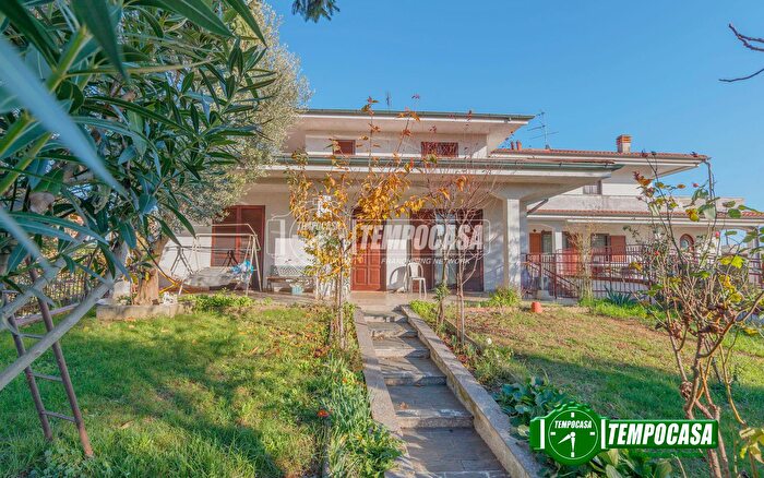 Casa con 5 locali in vendita in Via G Puccini, Noviglio