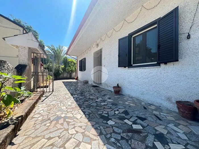Casa con 6 locali in vendita in Cda Pescara, Luzzi