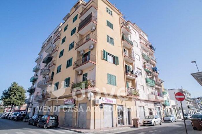 Appartamento trilocale in vendita in Via Pasquale Santilli, Taranto