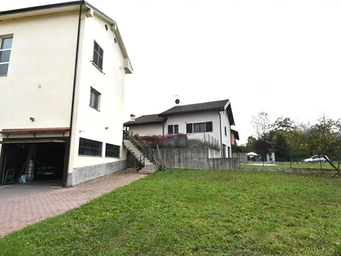 Casa con 10 locali in vendita in Località San Giacomo, Rocca Grimalda