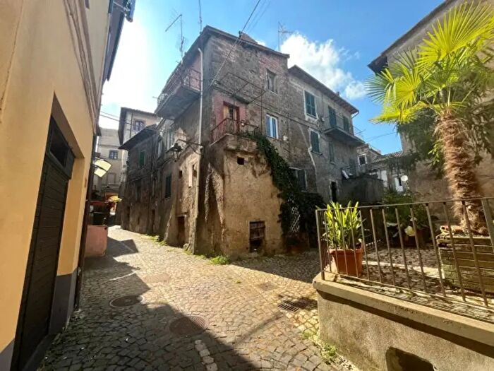 Appartamento trilocale in vendita in Via San Salvatore, Vasanello