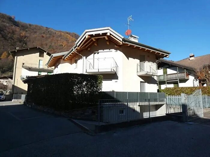 Casa con 5 locali in vendita in Via Roma, Borgo Chiese