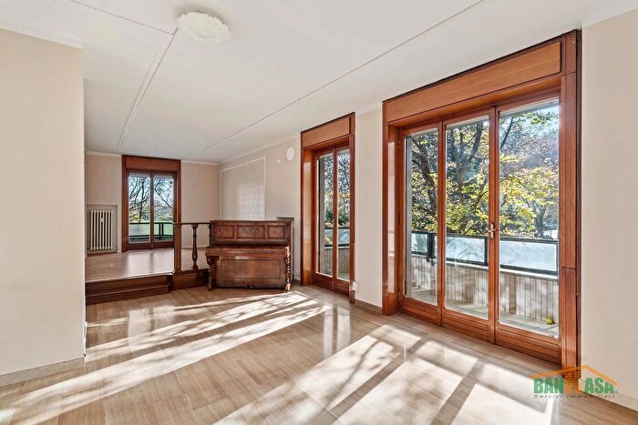 Appartamento trilocale in vendita in Viale Achille Grandi, Bresso