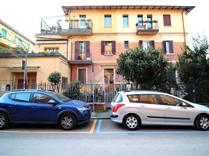 Appartamento con 6 locali in vendita in Bologna