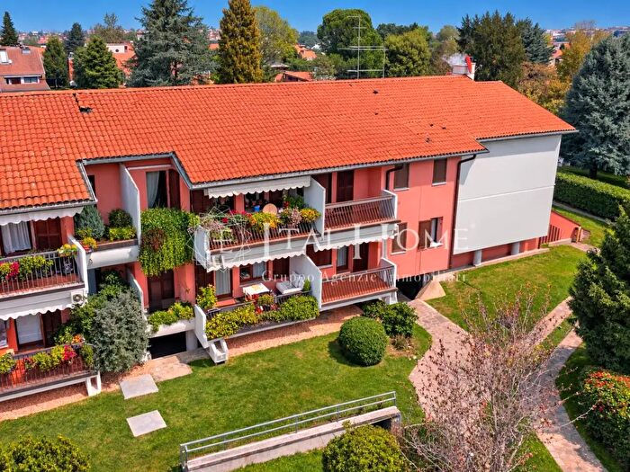 Appartamento trilocale in vendita in Viale Zavaritt, Gorle