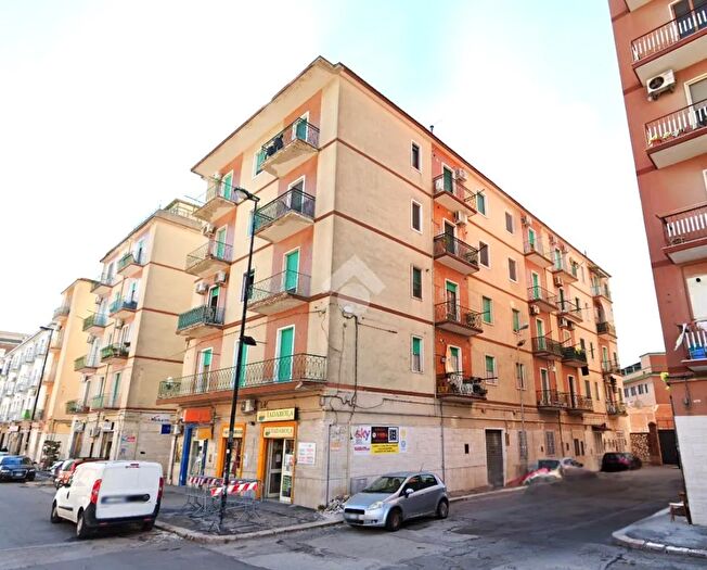 Appartamento trilocale in vendita in Via Lucera, Foggia