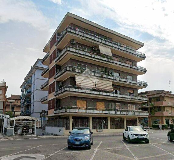 Appartamento quadrilocale in affitto in Largo Lucio Giunio Columella, Pomezia Centro, Pomezia