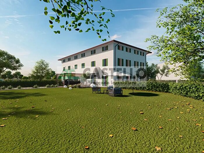 Casa con 6 locali in vendita in Via Caltana, Campodarsego