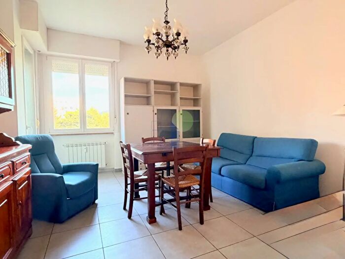 Appartamento trilocale in vendita in Piazza del Fiore, Livorno