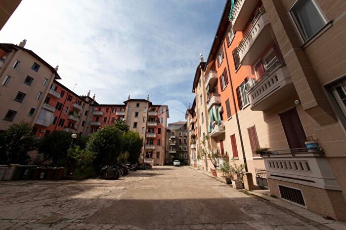 Appartamento bilocale in vendita in Piazza Prealpi, Milano