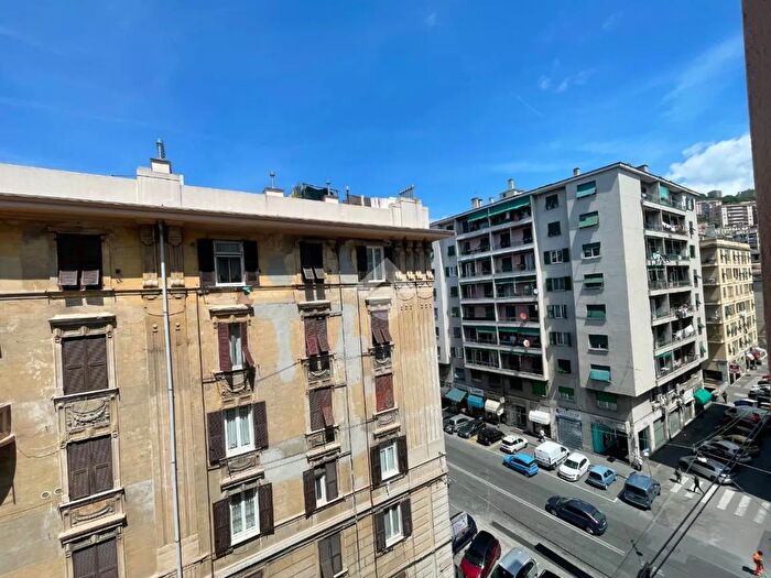 Appartamento quadrilocale in vendita in Corso Alessandro De Stefanis, Genova