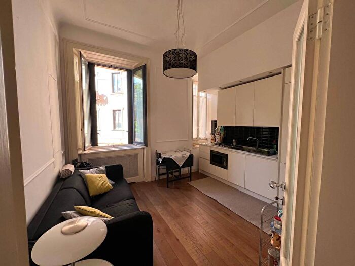 Appartamento bilocale in affitto in Via Crema, Porta Romana Medaglie dOro, Milano