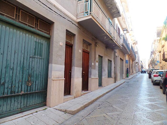 Appartamento con 6 locali in vendita in Via Rossotti Alcamo, Alcamo