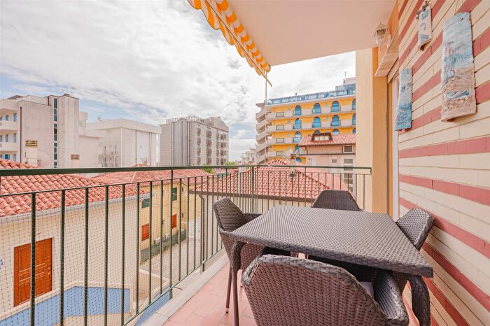 Appartamento con 5 locali in vendita in Dalmazia ° Accesso Jesolo, Jesolo